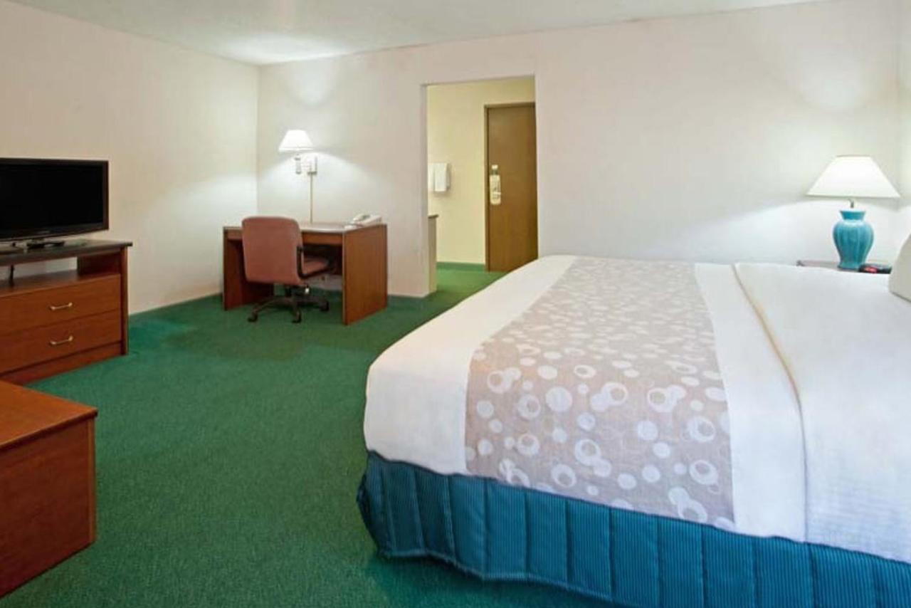 Norwood Inn & Suites Indianapolis East Post Drive Esterno foto