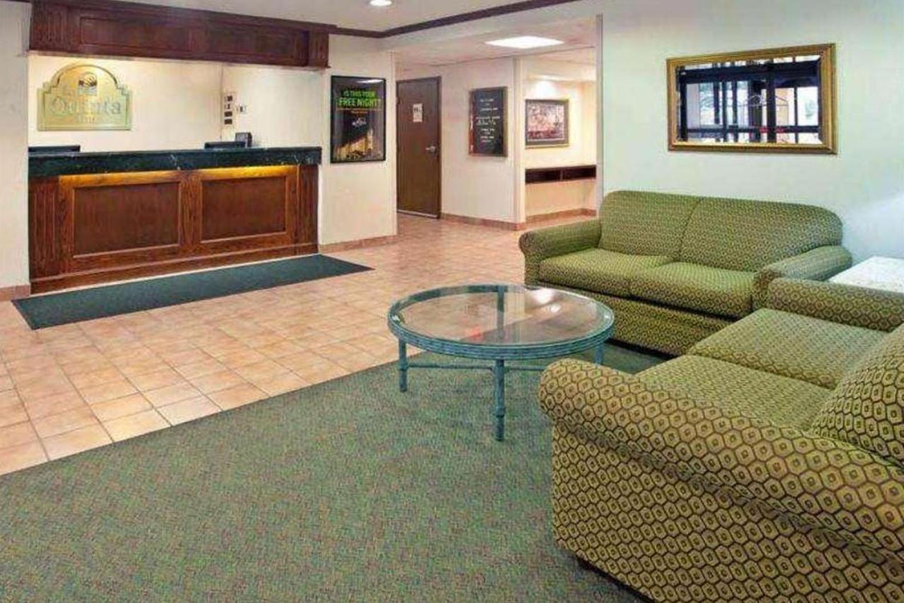 Norwood Inn & Suites Indianapolis East Post Drive Esterno foto