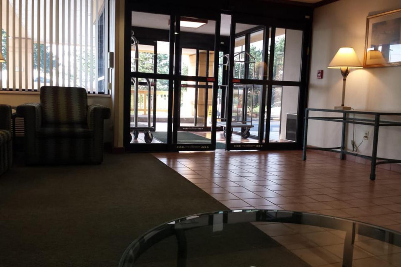Norwood Inn & Suites Indianapolis East Post Drive Esterno foto