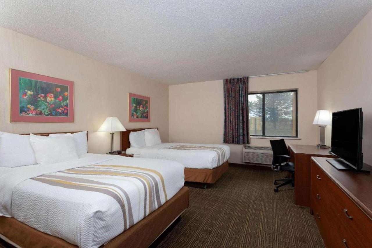 Norwood Inn & Suites Indianapolis East Post Drive Esterno foto