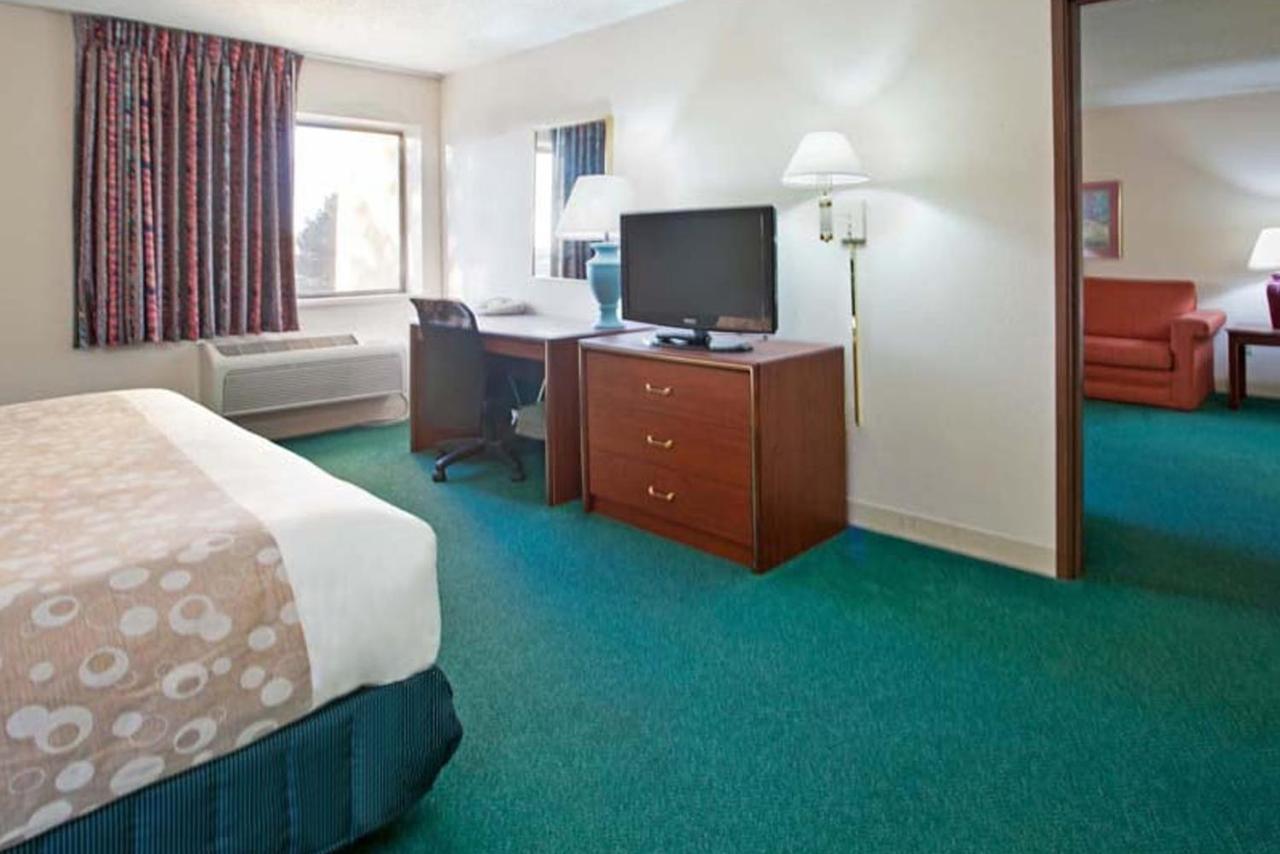 Norwood Inn & Suites Indianapolis East Post Drive Esterno foto
