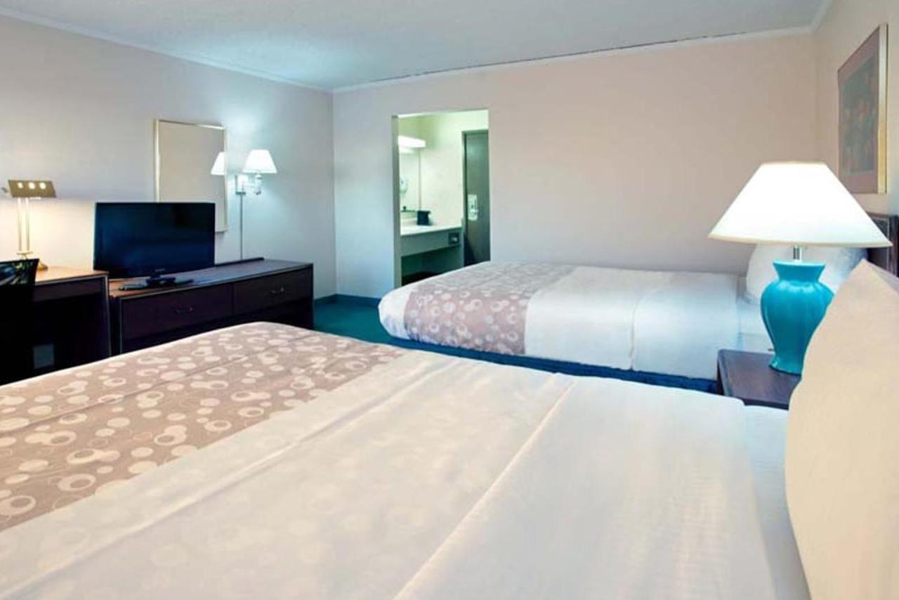 Norwood Inn & Suites Indianapolis East Post Drive Esterno foto